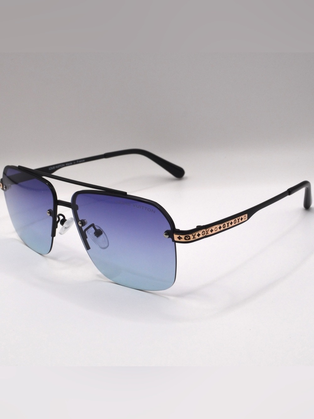 Louis Vuitton Men’s Sunglasses – Black / Purple-Blue Gradient – New – 61-14-138